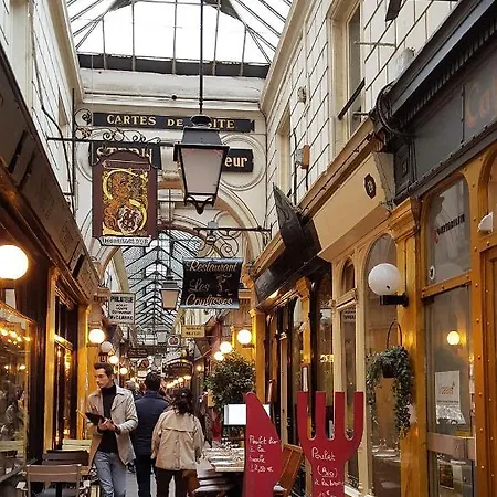 Sophisticated Gem In The Heart Of - 107m2 Paris