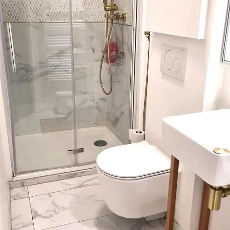 Sophisticated Gem In The Heart Of - 107m2 Paris