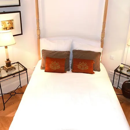 Sophisticated Gem In The Heart Of - 107m2 Appartement