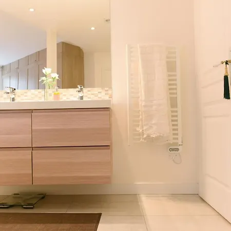 Sophisticated Gem In The Heart Of - 107m2 * Paris