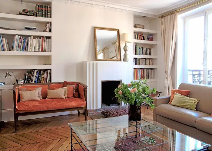 Sophisticated Gem In The Heart Of - 107m2